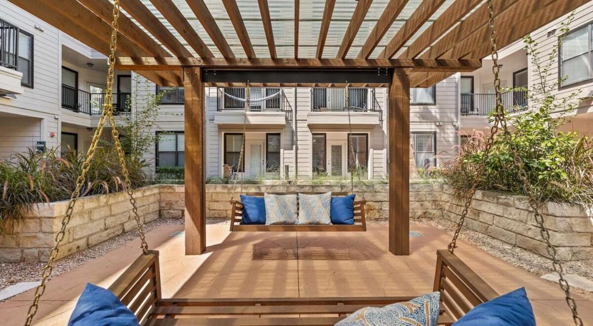 شقة Modern 2B Near Downtown With Pool And Cozy King Beds أوستن المظهر الخارجي الصورة