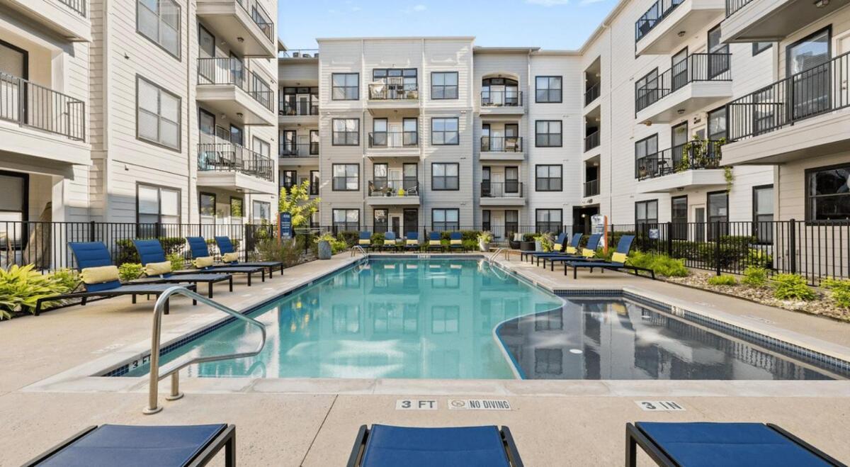 شقة Modern 2B Near Downtown With Pool And Cozy King Beds أوستن المظهر الخارجي الصورة