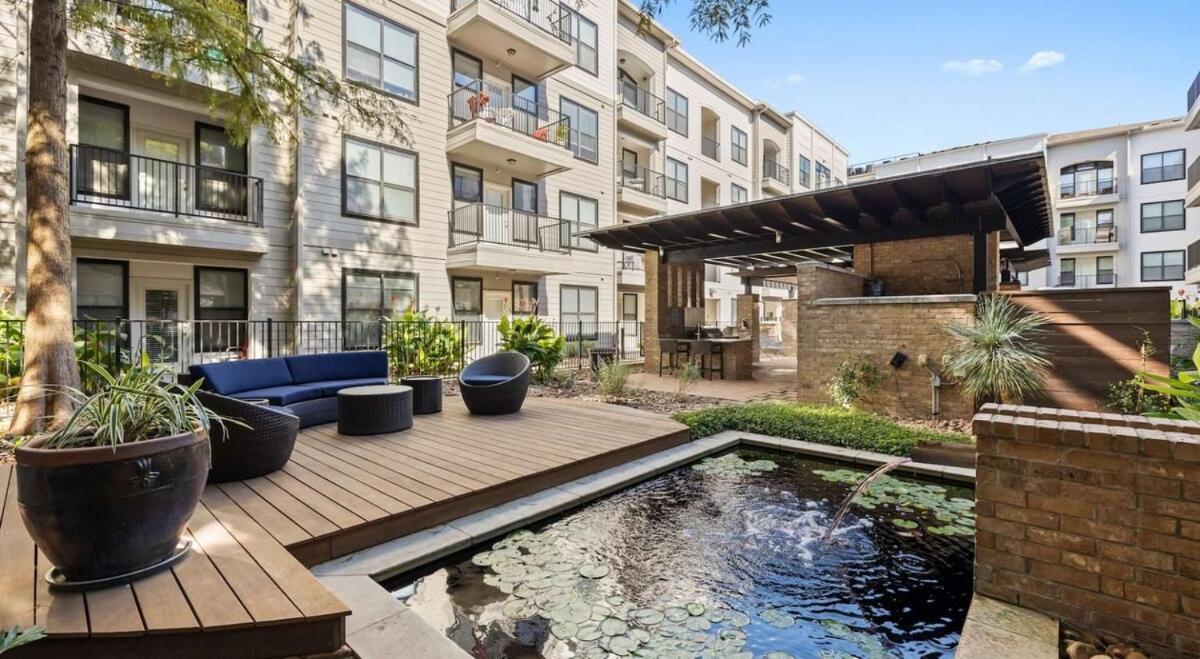 شقة Modern 2B Near Downtown With Pool And Cozy King Beds أوستن المظهر الخارجي الصورة