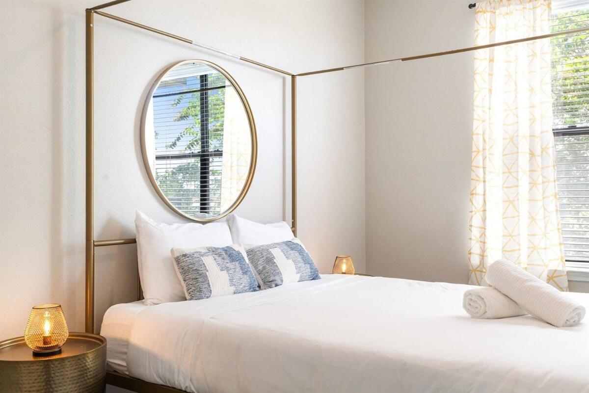 شقة Modern 2B Near Downtown With Pool And Cozy King Beds أوستن المظهر الخارجي الصورة