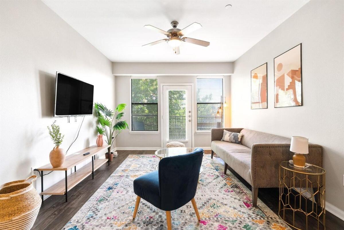 شقة Modern 2B Near Downtown With Pool And Cozy King Beds أوستن المظهر الخارجي الصورة